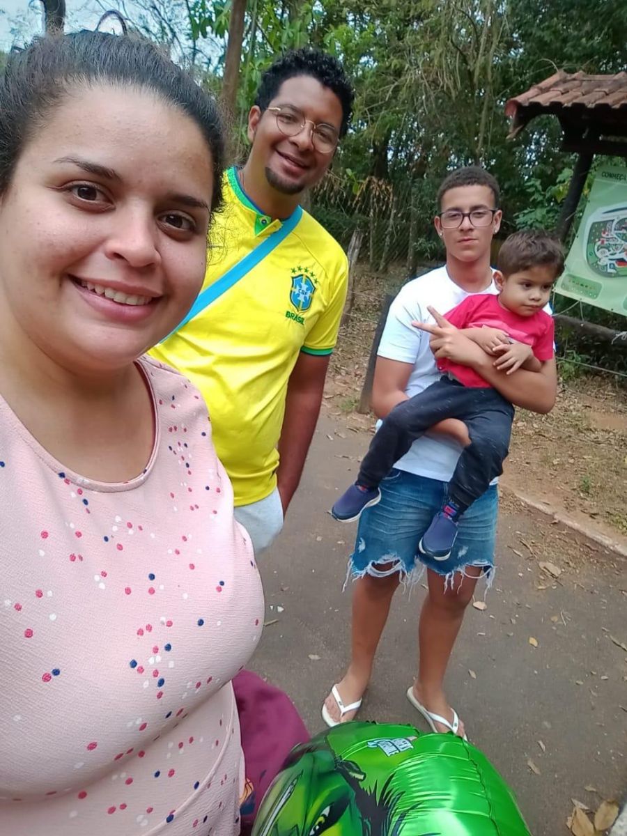 Foto: Redes Sociais/Vitor Com a Família do Irmão